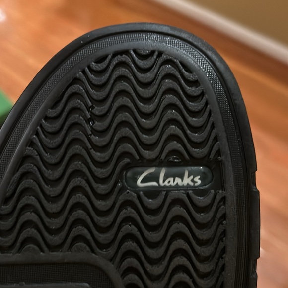 CLARKS- (NEVER WORN) Leather Shoes - Picture 2 of 8